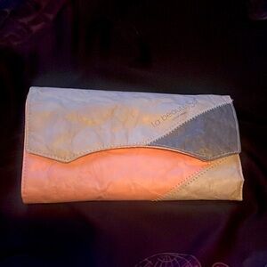 La Beauté Sol brush organizer bag